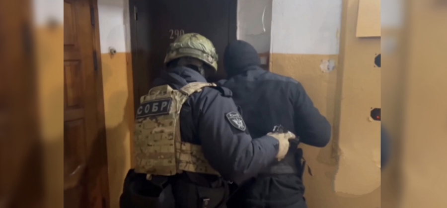 При содействии СОБР «Пламя» в Ульяновской области пресечена деятельность группы лиц, обвиняемых в хищениях выплат, положенных при заключении контракта на военную службу (видео)